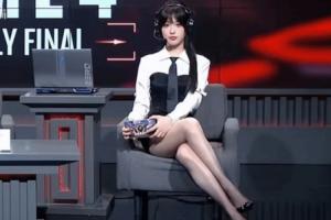 穿衣不自由！永劫无间女解说被批裙子太短，全身涂黑上镜回击