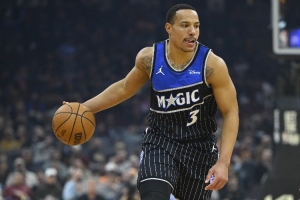 解说:骑士和魔术是潜在的季后赛对手 贝恩本赛季表现很不错