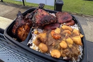 仅售6镑!英格兰低级别球队的球场餐食引热议,球迷:我直接打包