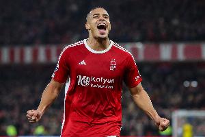 英媒:曼联关注诺丁汉森林中卫穆里略,考虑降薪续约马奎尔