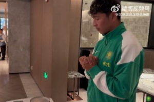 祝我们的球员阿不都海米提和工作人员纪程生日快乐!