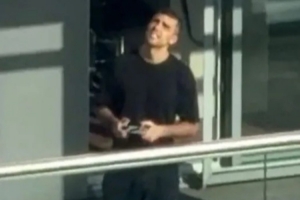 太阳报:罗德里在阳台玩无人机,邻居报警认为隐私被侵犯