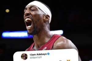 阿德巴约10年前在科比退役战后更推:我一直都是他的粉丝