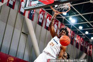 杀伤力十足!怀特塞德替补6中5砍17分14板大号两双 罚球7罚全中