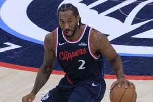 卢：健康的小卡就是联盟前五的球员！他正在经历一个非凡的赛季