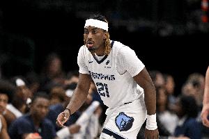 师傅什么工作?马沙克半场11分48秒3犯规 其他数据挂零