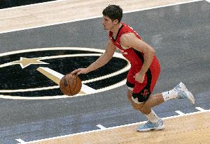 攻防被针对!谢泼德首节三分3中0没得分 还有2失误