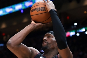 阿德巴约本场43罚36中破历史纪录 本场前他赛季场均仅4.8罚