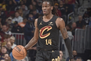 阿特金森：基翁·埃利斯防守已非常出色 我们还在挖掘其进攻潜力