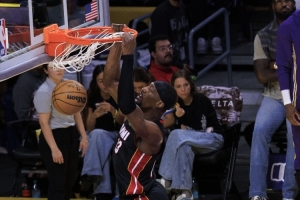 斯波:你能预料到詹姆斯能砍61分 但阿德巴约的一切都是拼出来的