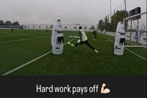 神反应挡出奥赖利捅射!库尔图瓦晒平时训练视频:努力终有回报