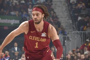 复出在即？队记：骑士将斯特鲁斯下放至G联盟克利夫兰剑客队