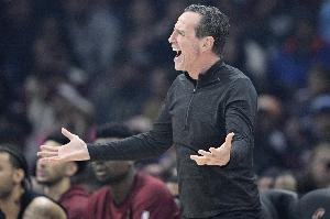 阿特金森:魔术在禁区24中20还有37次罚球 我们这种防守不可能赢