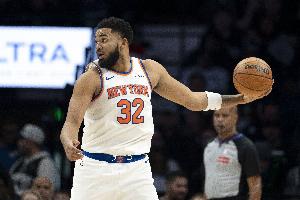 硬糖出没！唐斯轻伤不下火线 半场10中8高效砍下21分4板2助