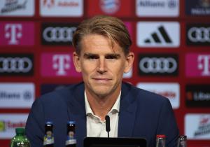 记者:拜仁总监弗罗因德的合同明年到期,他的续约前景非常好