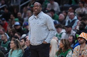 迈克·布朗：我喜欢球队的斗志 我们要想办法保护好球减少失误