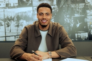 官方:多特与25岁中场菲利克斯·恩梅查续约至2030年6月30日