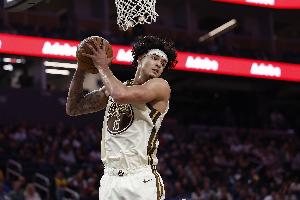 很全面!桑托斯13中6&三分不准7中1 砍下15分8板5助2断&零失误