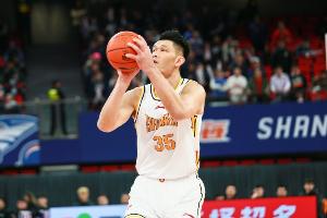 这差地不止一星半点！前场篮板对比：山西20-1比吉林多19个！