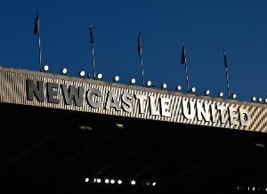 囧!TA:一名巴萨球迷跑错纽卡主场,去到英甲球队主场看了场英甲