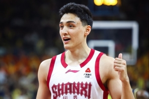 活力十足!于米提5中4拿到11分7板 正负值+13