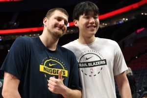 杨瀚森：和约基奇单挑10球比分会是0-10 最想学他手上的技术 真柔