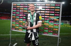 沃尔特马德1.98米和伯恩2米，世体：巴萨将面临纽卡的角球考验