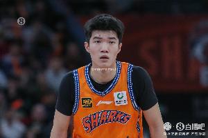 卢伟:偰李永炜作为我们重点培养的后卫 这段时间一直表现得很好