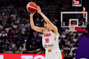 不够准!罗欣棫20分钟8中3拿到8分7板 三分7中2