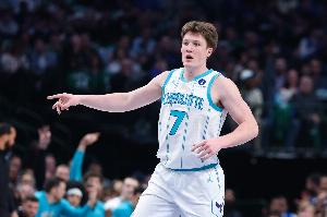 最稳定的仔!4号秀克尼佩尔13中7&三分8中5砍下24分7板3助