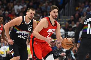 火龙对决!约基奇生涯与申京交手13次 约老师8胜5负占上风