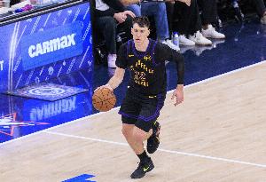 进攻端快醒醒!拉拉维亚半场没有运动战进球 好在拼下3前场板