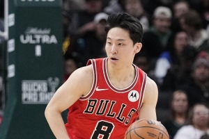 河村:我的生活很简单 就是睡觉&训练&吃饭 一切都是为了篮球