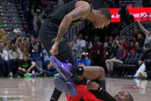 极致的羞辱!穆雷晃倒谢德 随后站着怒喷躺地的谢德