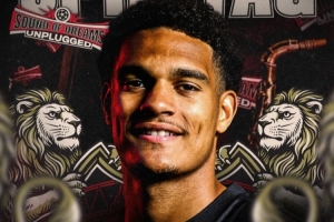 药厂PK兵工厂!勒沃库森发布欧冠迎战阿森纳海报:宽萨单人出镜