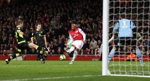 亨利:拜仁和阿森纳比巴萨更接近欧冠冠军,红蓝军团不够稳定