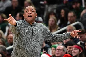 波蒂斯:里弗斯不可能退休 他年薪1500万呢 谁会放弃这么多钱啊