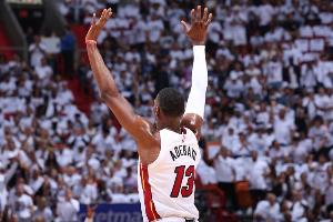 韦德：人们想象中的83分该是暴扣&干拔&各种高难度 而不是43罚球