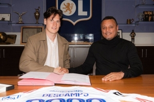 官方：里昂与29岁门将雷米·德尚续约至2029年6月