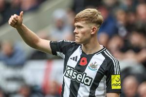 对位亚马尔!霍尔对阵巴萨被过0次,创造5次机会全场最多