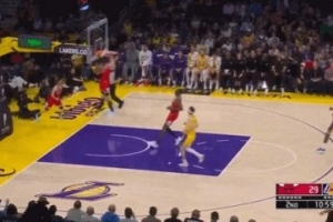 小伙子路走宽了!河村勇辉反击空篮不上 打板助飞布泽利斯暴扣!