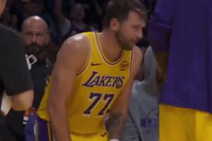 离50+三双仅差一助 为何主动犯规下场?东契奇:我不在乎