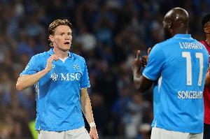 那不勒斯总监:小麦不想走也没收到报价 人为因素让VAR变得主观化