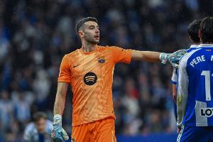 霍安·加西亚:我觉得自己适应巴萨很快,穿短袖运气好所以一直穿