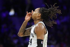 全民皆兵!马刺首节7人有得分进账&领先掘金12分 文班缺阵