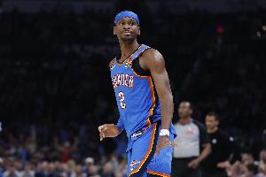 戴格诺特:亚历山大连续127场20+令人惊叹 而且并没有牺牲胜利