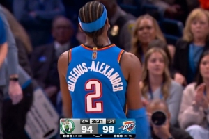 炉火纯青!亚历山大中投命中砍下个人第31分 雷霆领先4分打停对手