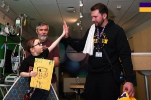 此前去看病患!东契奇:置身其中才懂健康最重要 它是最宝贵财富