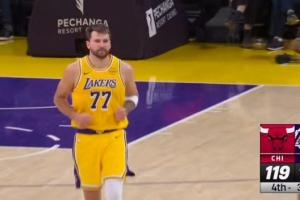 炸裂输出!东契奇三分再中 轰下49分已追平个人赛季新高