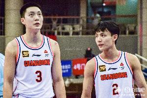 媒体人：广东需徐杰胡明轩做更多贡献 深圳要解决进攻纪律性问题